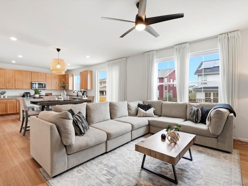 5952 N Liverpool Ct, Aurora, CO 80019