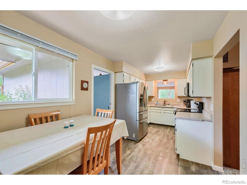 2542 Cambridge Dr, Longmont, CO 80503