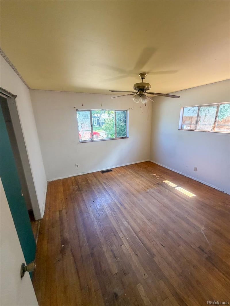 3323 S Grape St, Denver, CO 80222