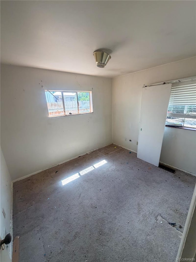 3323 S Grape St, Denver, CO 80222