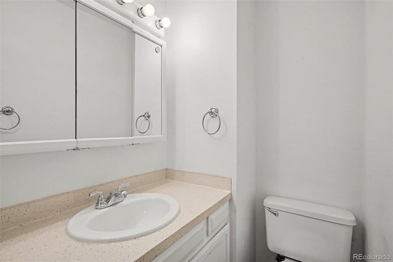 11819 E Canal Dr, Aurora, CO 80011