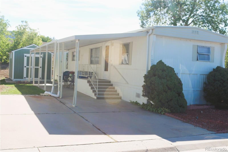 8201 S Santa Fe Dr Lot 105, Littleton, CO 80120