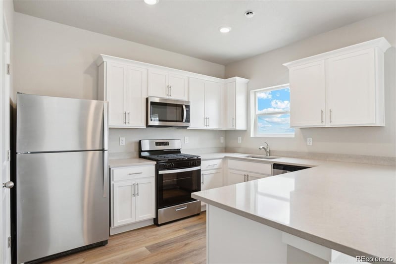 48200 Shetland Dr, Bennett, CO 80102