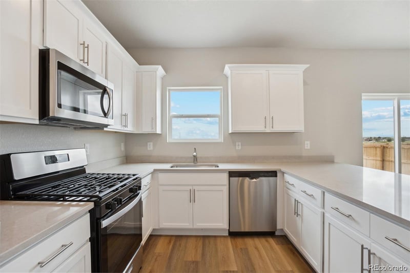 48200 Shetland Dr, Bennett, CO 80102