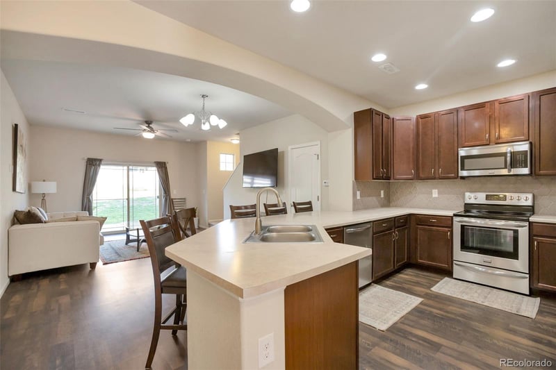 9721 Dahlia Ln, Thornton, CO 80229