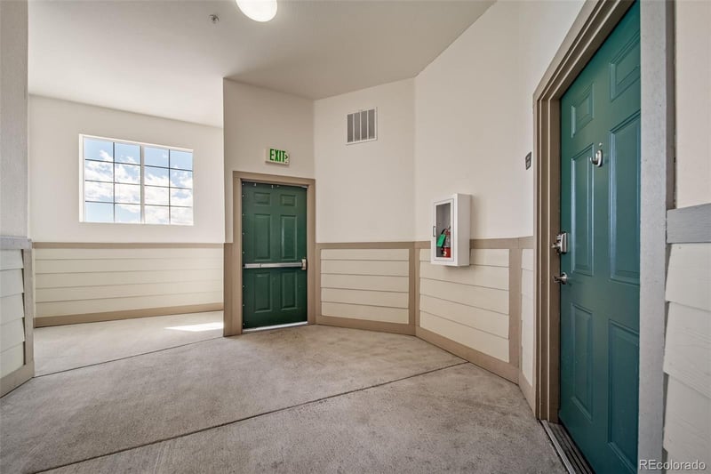 3890 S Dayton St #301, Aurora, CO 80014