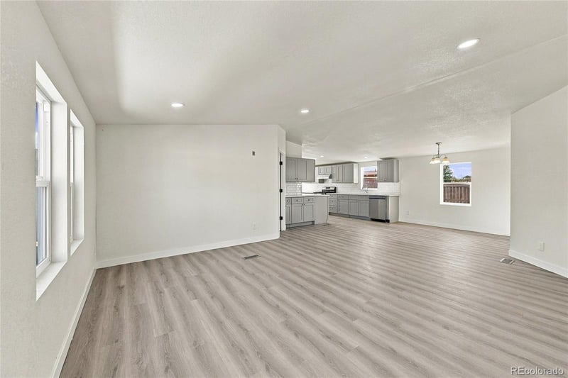 3437 W 3rd St, Greeley, CO 80631