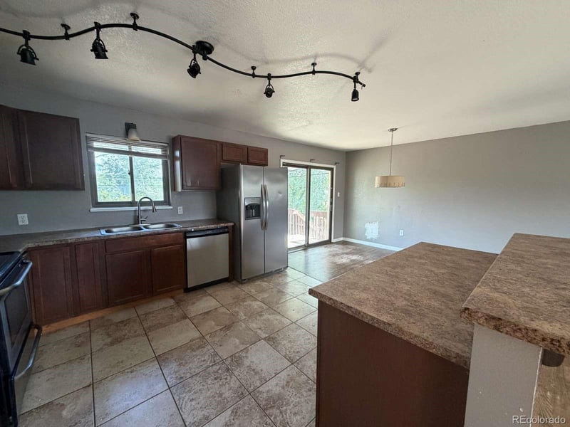 522 Clearview Dr, Fountain, CO 80817