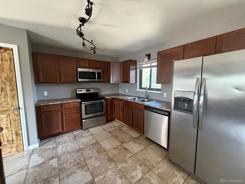 522 Clearview Dr, Fountain, CO 80817