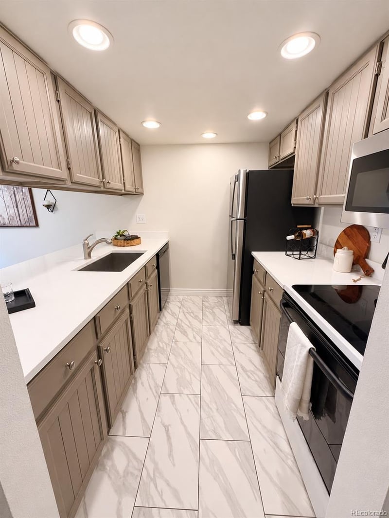 1782 S Trenton St #6, Denver, CO 80231