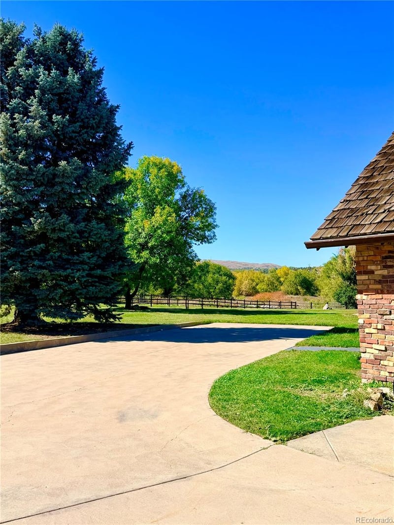 8935 W Bear Creek Dr, Lakewood, CO 80227