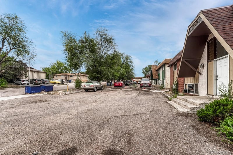 330 Vehr Dr, Colorado Springs, CO 80916