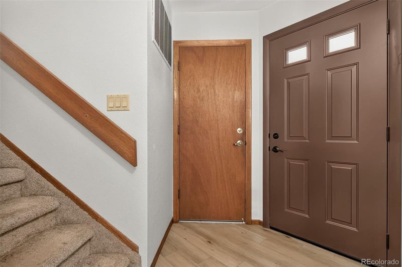 102 Creekside Ln, Colorado Springs, CO 80906