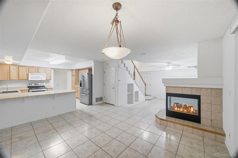 21136 E 40th Pl, Denver, CO 80249