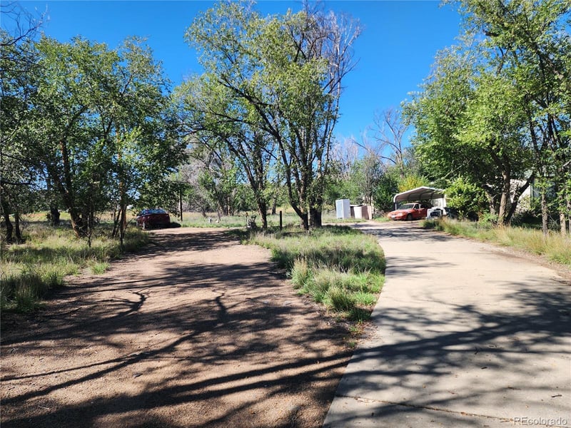 320 Autobee Rd, Avondale, CO 81022