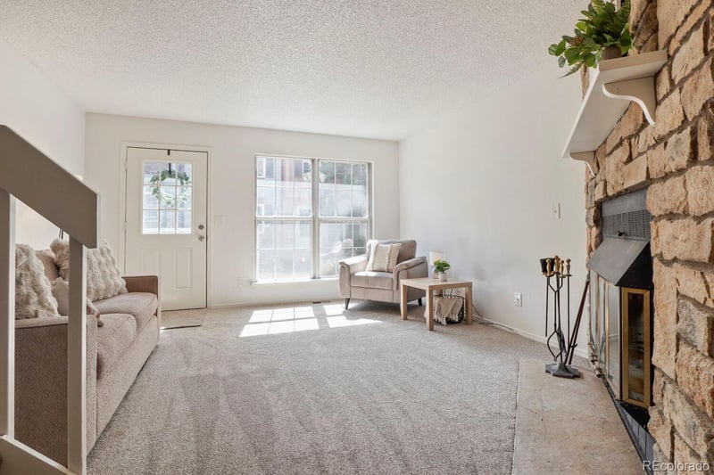 12063 E Hoye Dr, Aurora, CO 80012