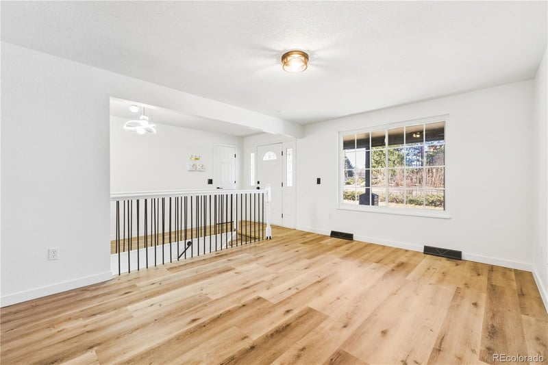 1080 S Garrison St, Lakewood, CO 80226
