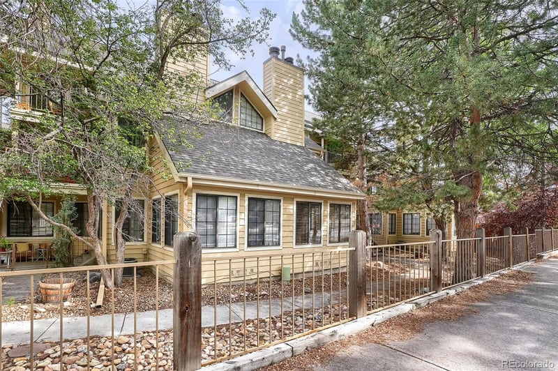 980 S Dahlia St #A, Glendale, CO 80246