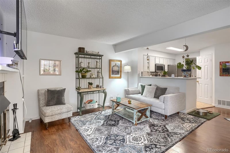 980 S Dahlia St #A, Glendale, CO 80246