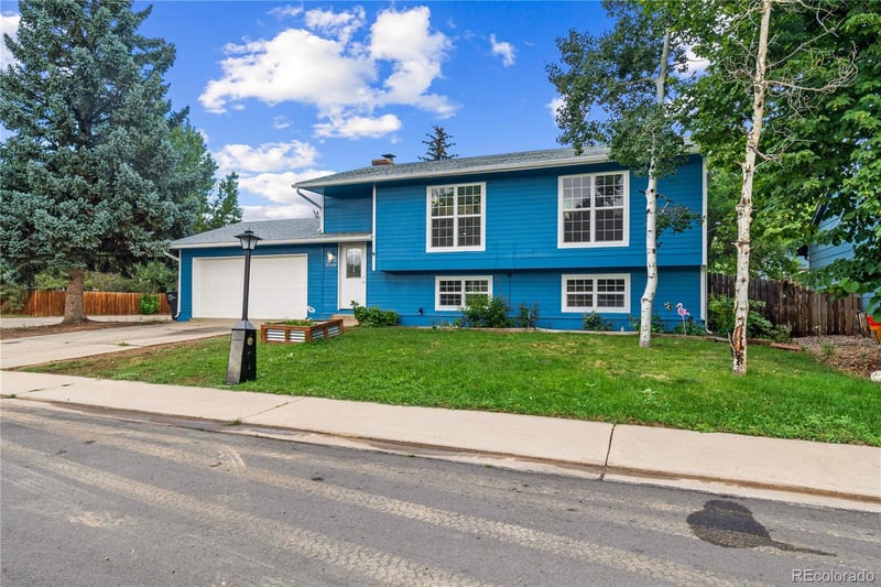 2244 Grant St, Longmont, CO 80501