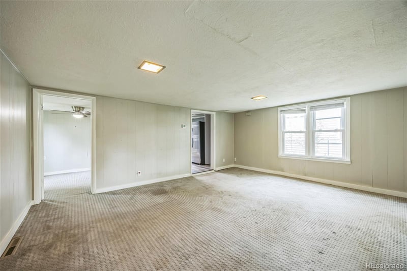 524 N 4th Ave, Sterling, CO 80751