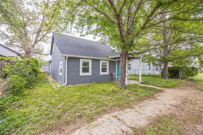 524 N 4th Ave, Sterling, CO 80751