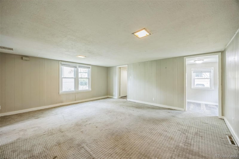 524 N 4th Ave, Sterling, CO 80751
