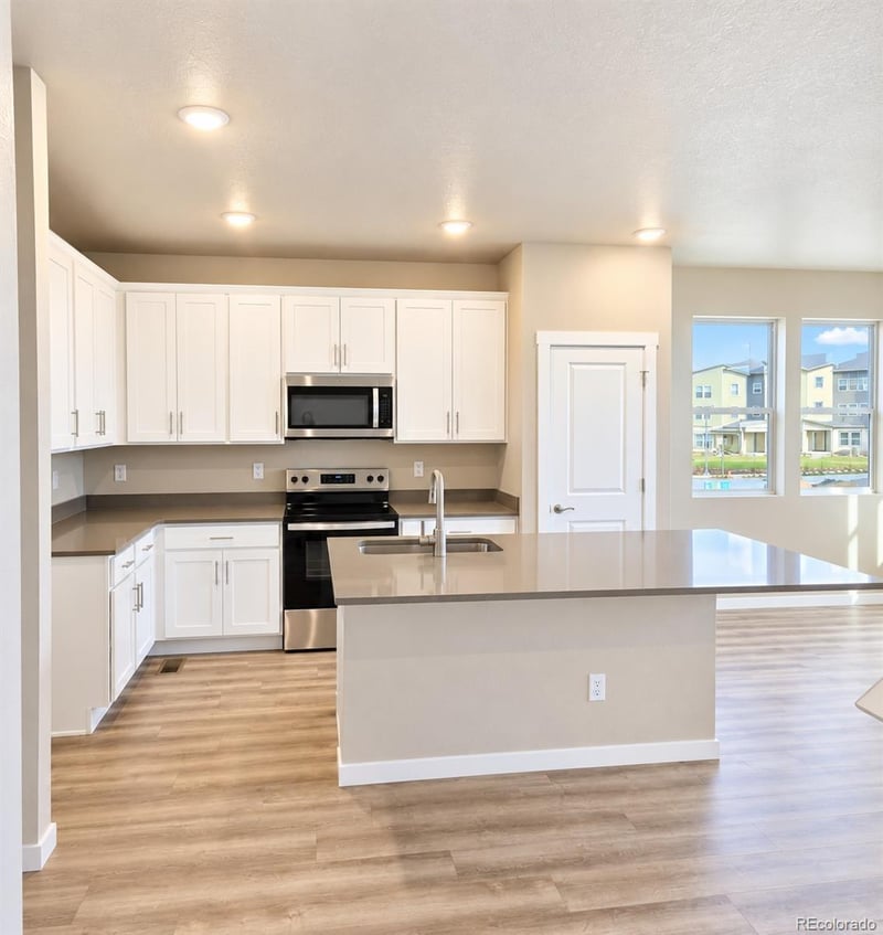 24191 E 54th Pl, Aurora, CO 80019