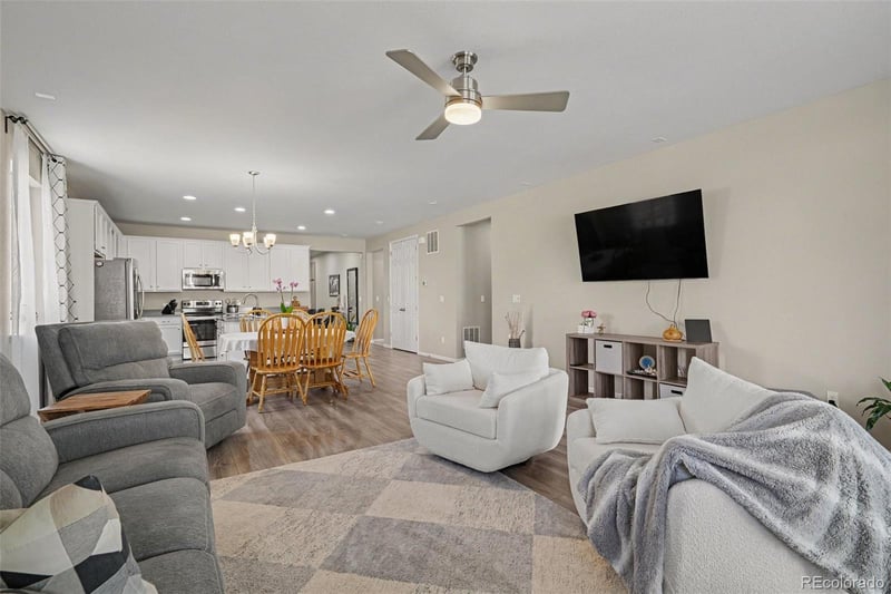21985 E Tufts Cir, Aurora, CO 80015