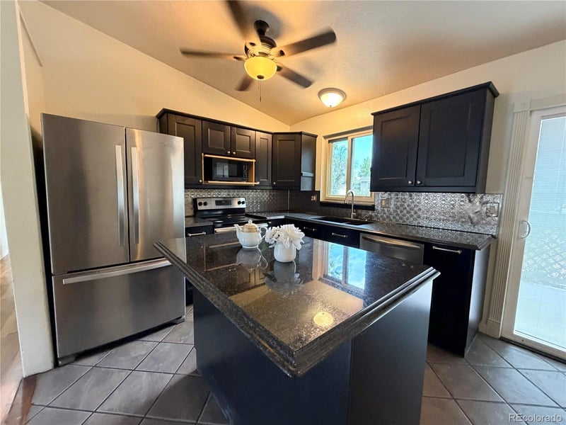 3815 S Pitkin Cir, Aurora, CO 80013