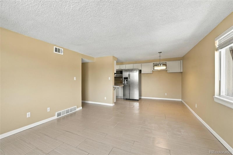 130 E Highline Cir #301, Centennial, CO 80122