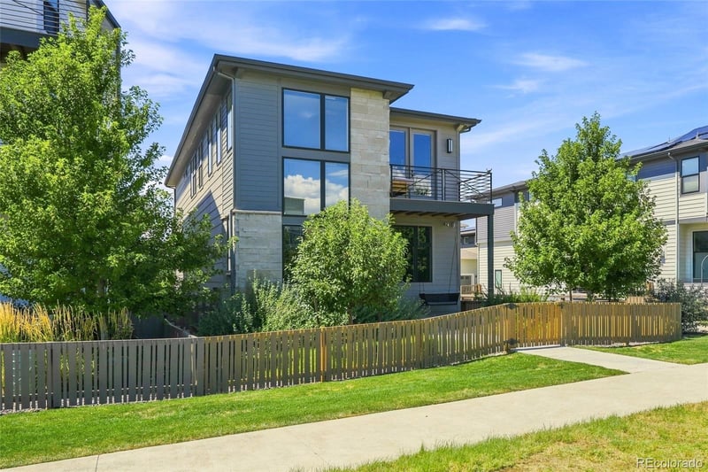 21412 E 61st Dr, Aurora, CO 80019