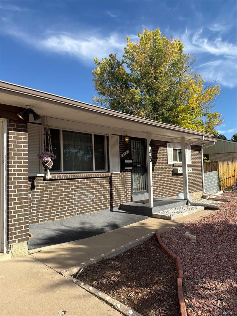 445 S Nome Way, Aurora, CO 80012