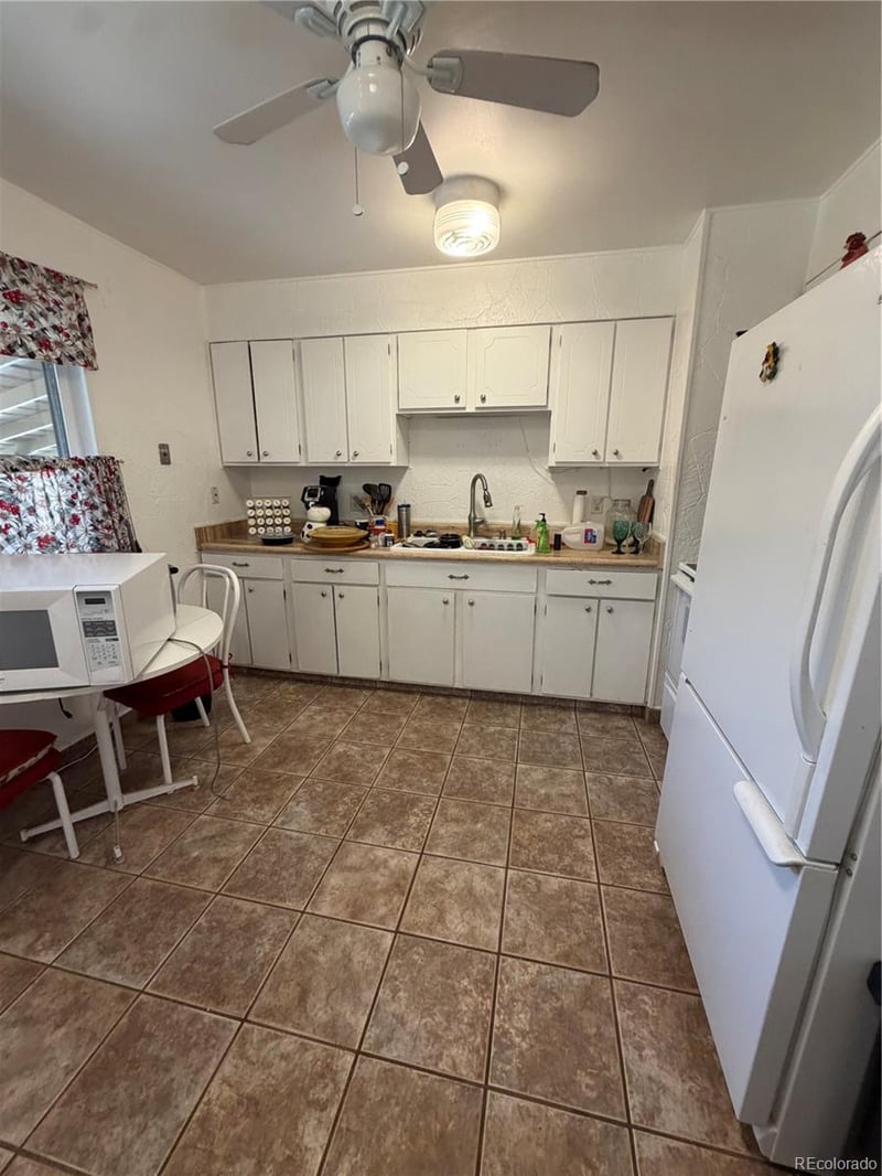 445 S Nome Way, Aurora, CO 80012
