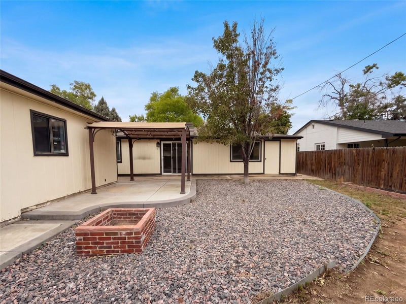 1330 Quentin St, Aurora, CO 80011