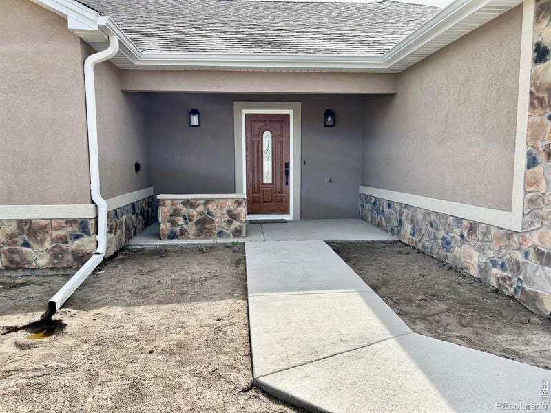 103 Belaire Cir, Sterling, CO 80751