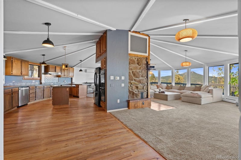 19957 Rangeview Dr, Morrison, CO 80465