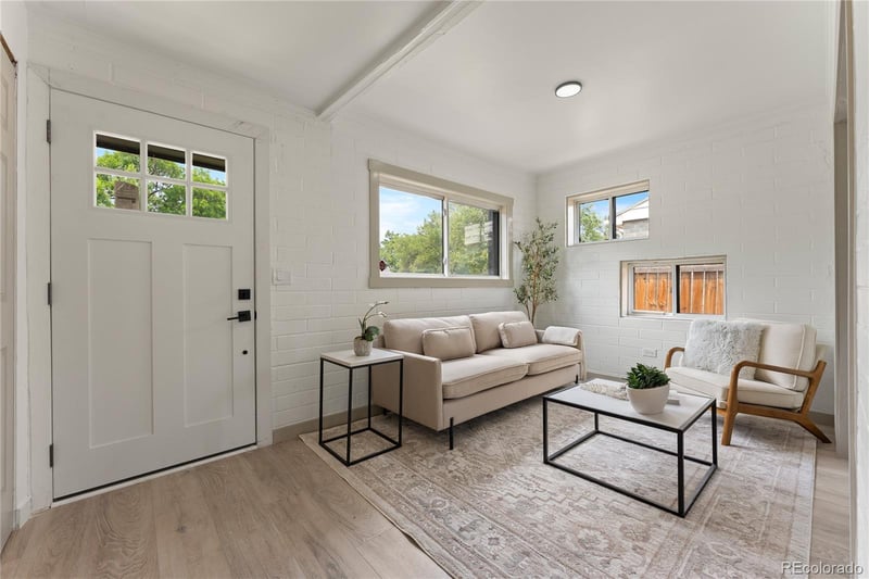 1716 Nome St, Aurora, CO 80010