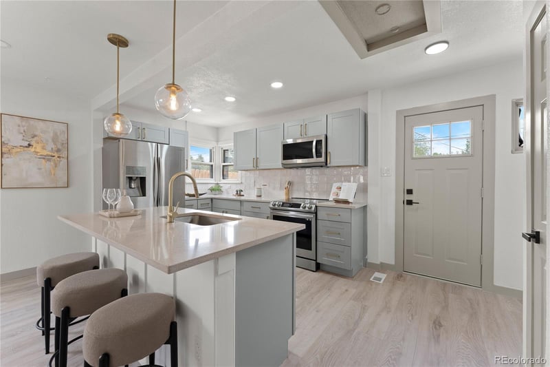 1716 Nome St, Aurora, CO 80010