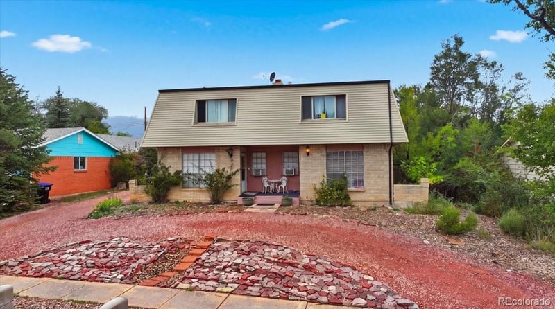 724-726 Pioneer Ln, Colorado Springs, CO 80904
