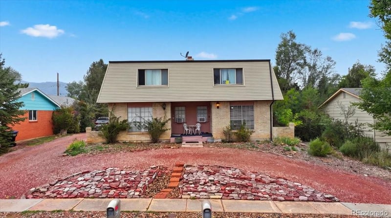 724-726 Pioneer Ln, Colorado Springs, CO 80904