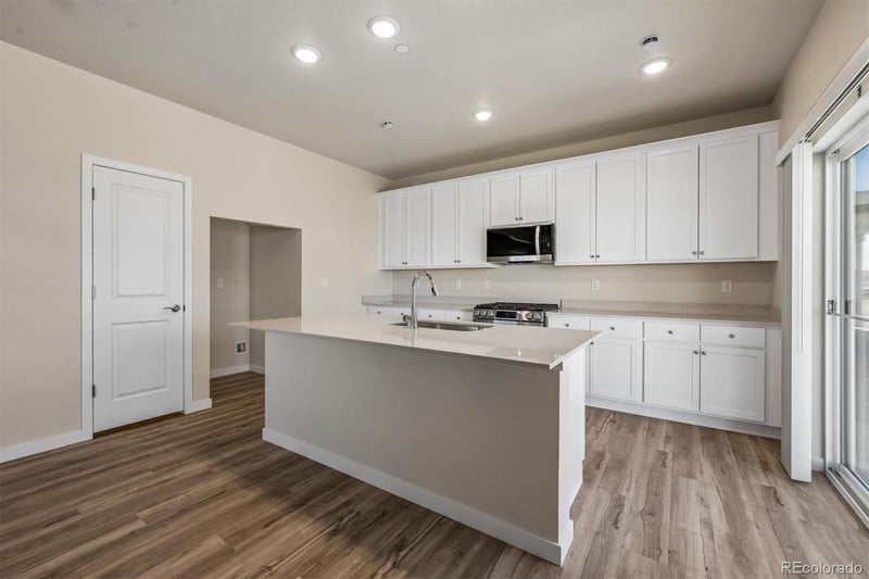 19094 E 93rd Dr, Commerce City, CO 80022