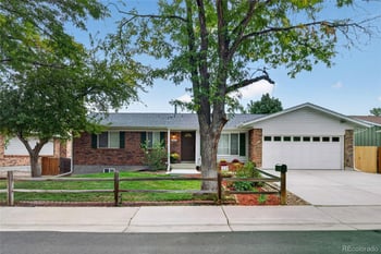 17513 E Lasalle Dr, Aurora, CO 80013
