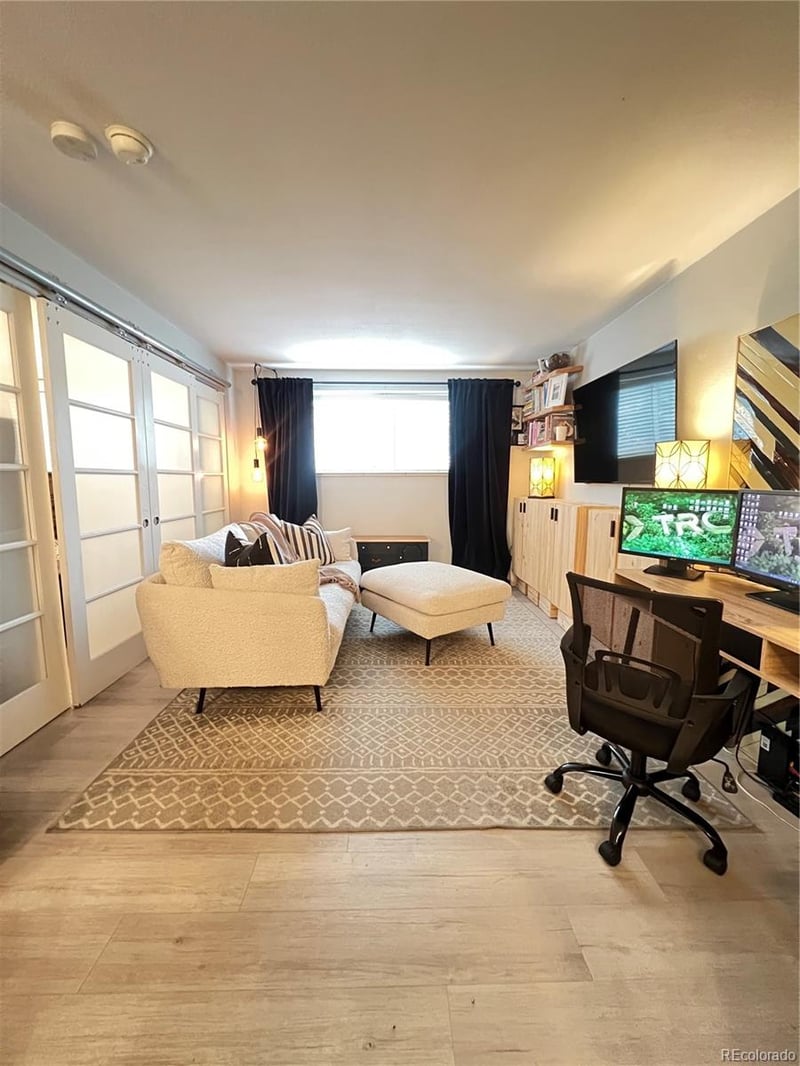 1032 N Clarkson St #102, Denver, CO 80218