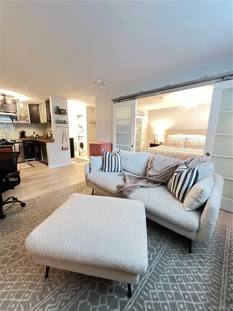 1032 N Clarkson St #102, Denver, CO 80218