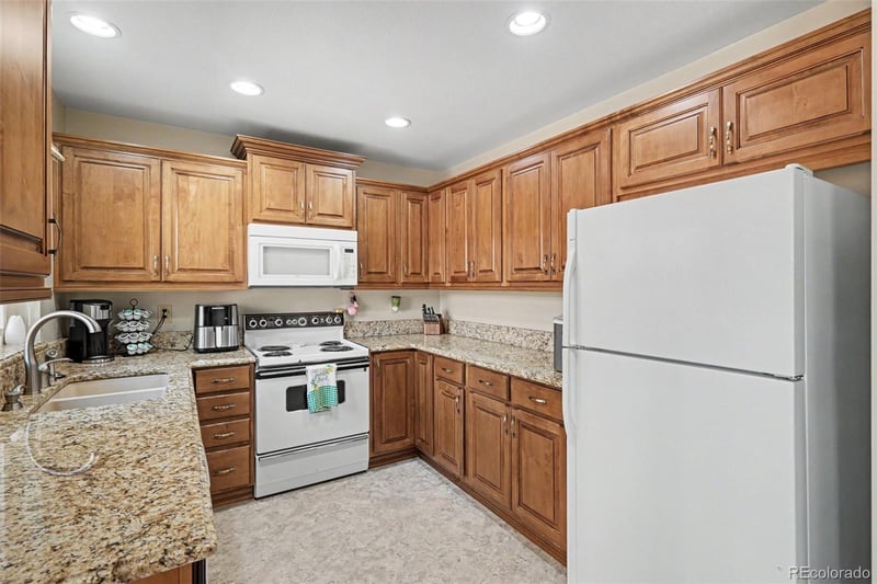 2610 S Oswego St, Aurora, CO 80014