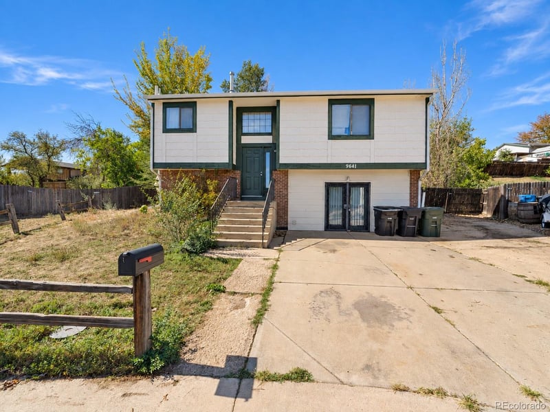 9641 Orangewood Dr, Thornton, CO 80260