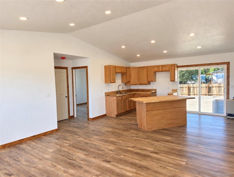 901 9th St, Blanca, CO 81123