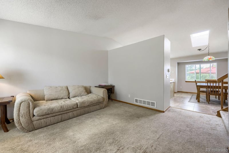 21576 E Crestline Dr, Centennial, CO 80015