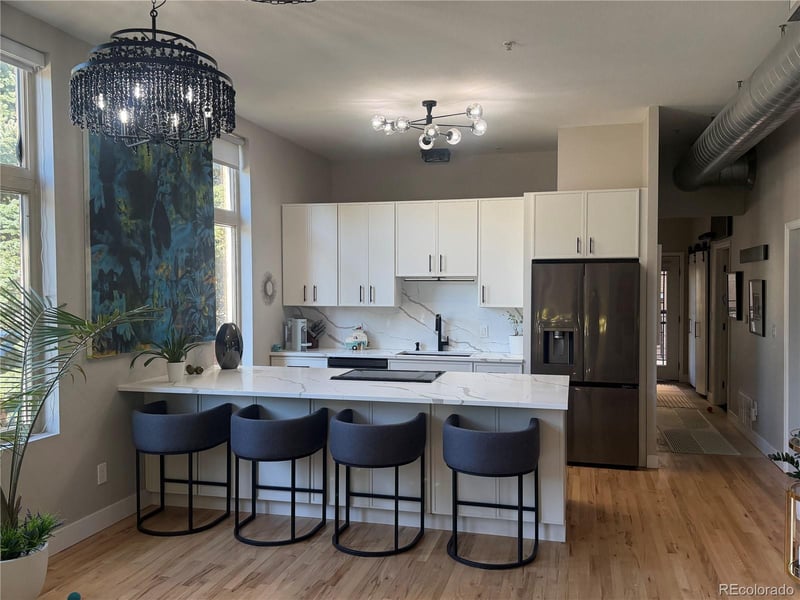 220 Roslyn St #701, Denver, CO 80230
